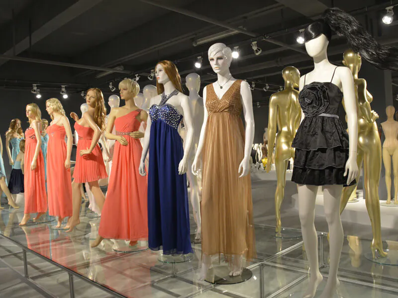 Female make-up mannequin