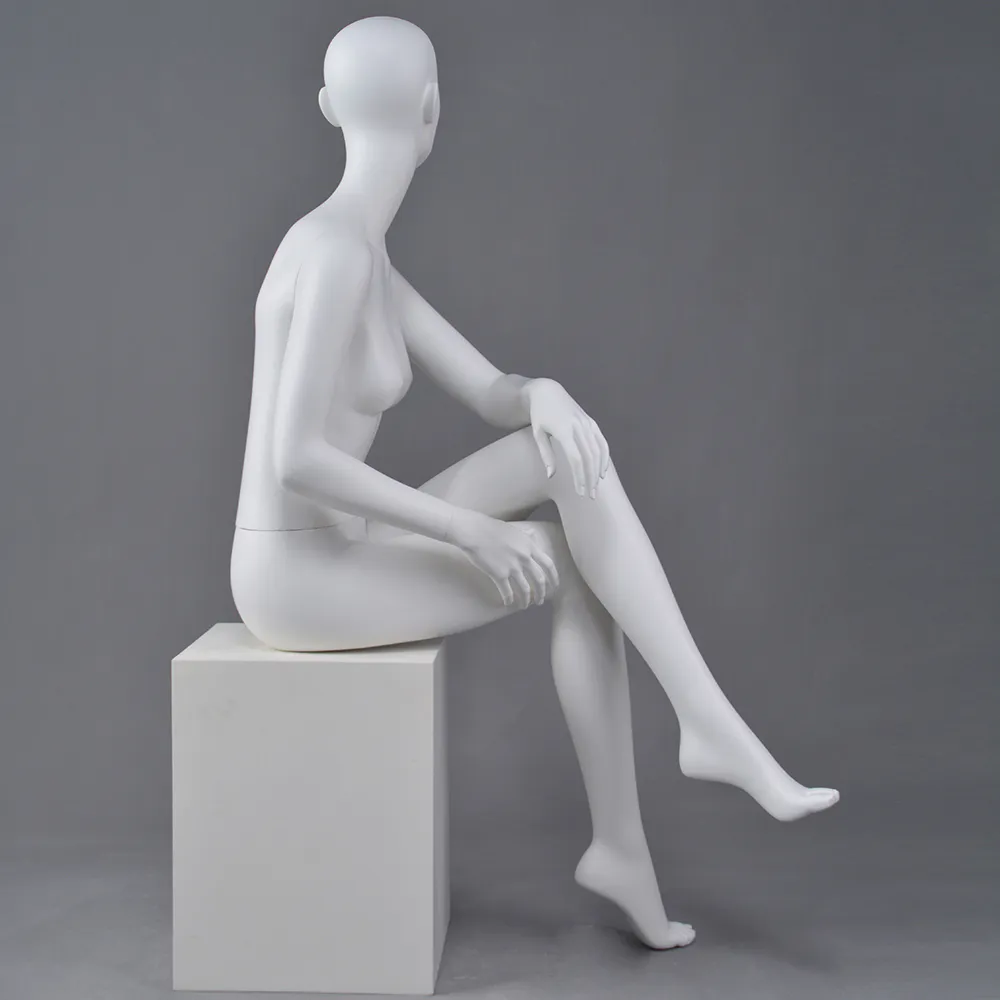 Dior-6 Wholesale Euro fashion female sitting posing mannequin for window display